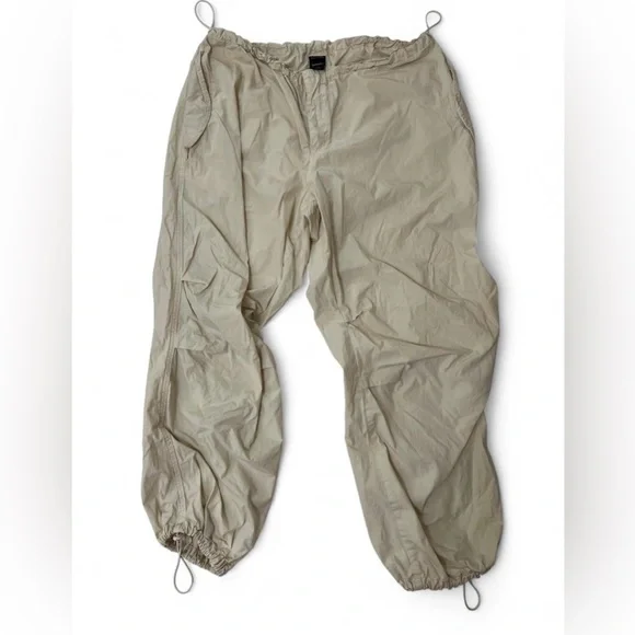 Urban Outfitters Light Tan Cargo Pants - Picture 1 of 5